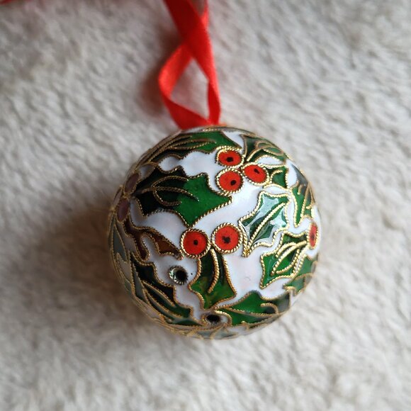 Vintage Cloisonné Style Christmas Ball Ornament White Green Red Gold trim GUC - Picture 2 of 5